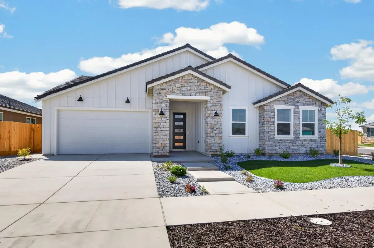 429 S Barcus Avenue, Kerman, CA 93630 - #1