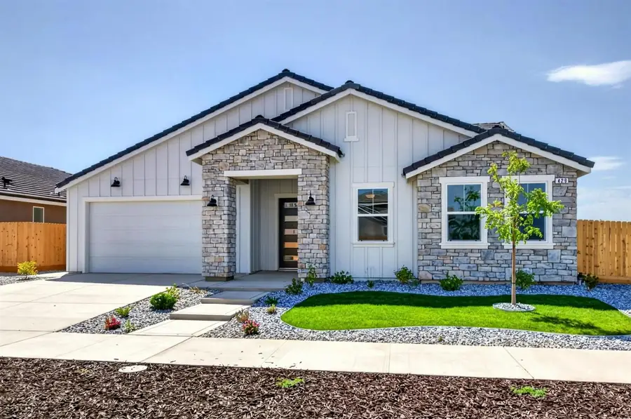 429 S Barcus Avenue, Kerman, CA 93630 - #2