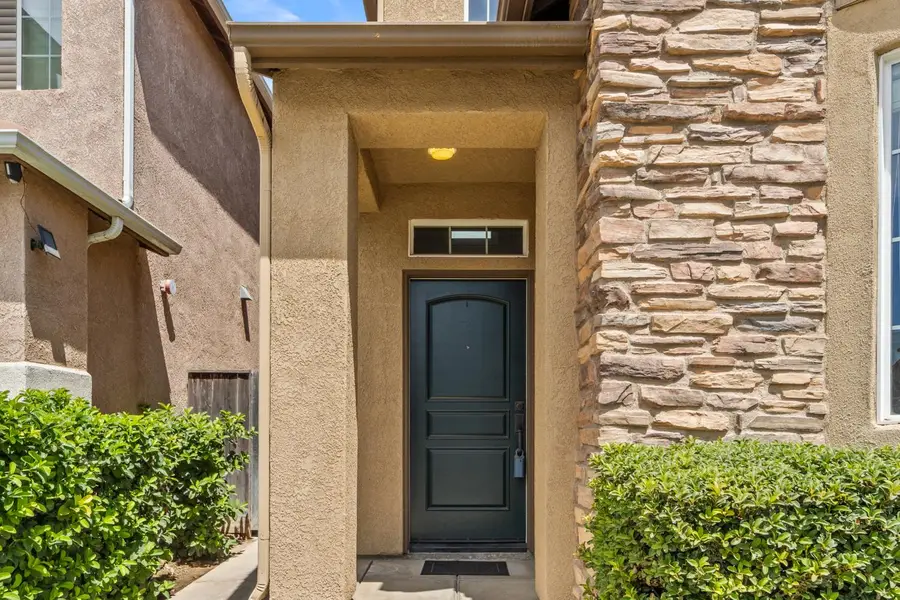 5284 W King Fisher Lane, Fresno, CA 93722 - #2