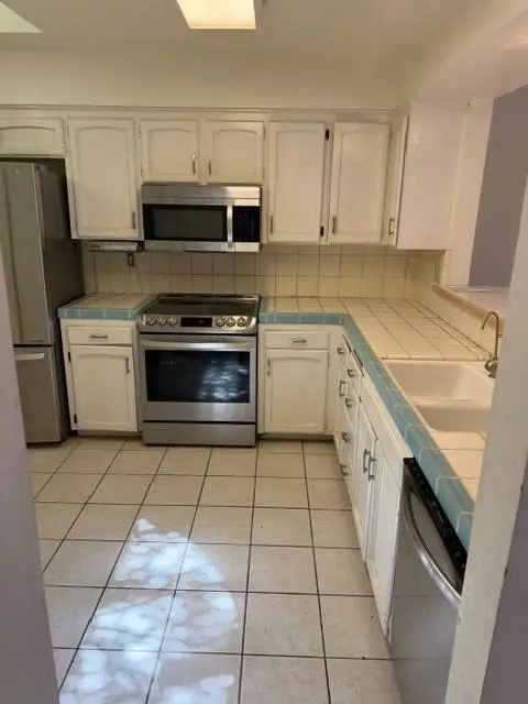 9128 N Stoneridge Lane, Fresno, CA 93720 - #3