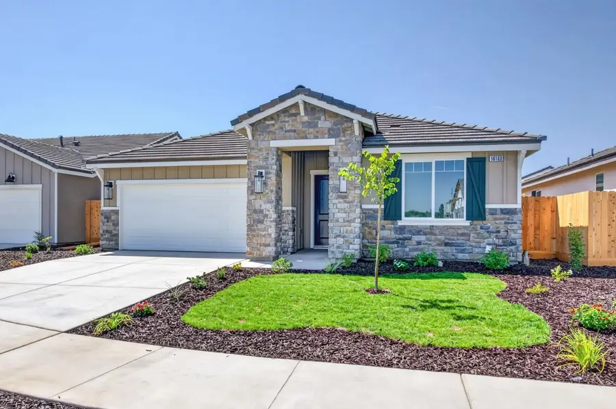 16163 W Sunset Ave, Kerman, CA 93630 - #2