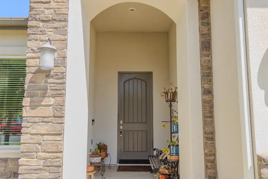 46 N Brehler Avenue, Sanger, CA 93657 - #3