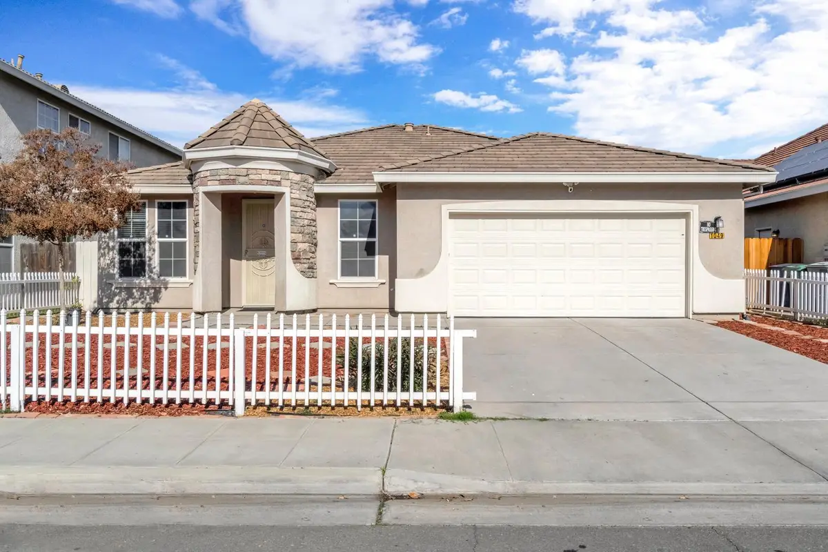 1049 Stanford Avenue, Madera, CA 93637 - #1
