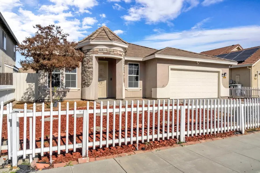1049 Stanford Avenue, Madera, CA 93637 - #3