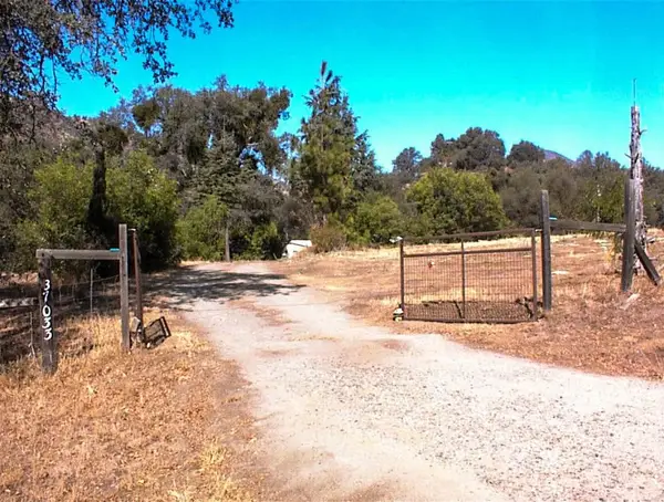 37033 Dunlap Road, Yokuts Valley, CA 93675