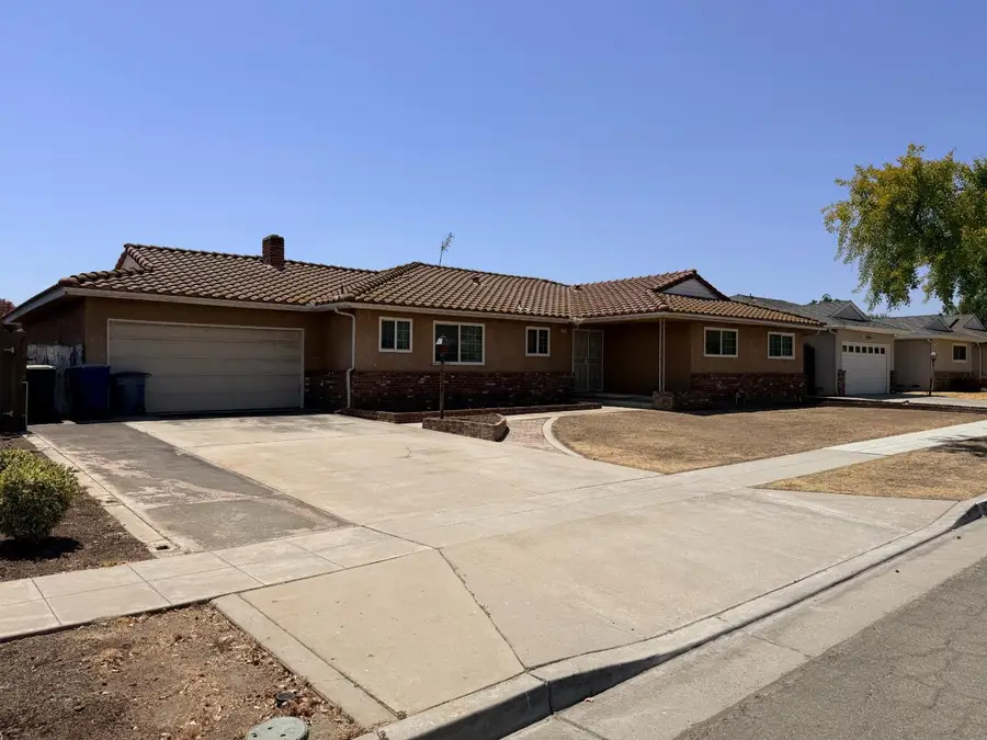 1471 E Vartikian Avenue, Fresno, CA 93710 - #2