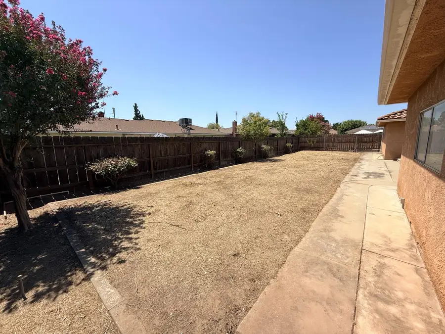 1471 E Vartikian Avenue, Fresno, CA 93710 - #3