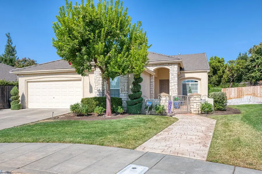 1140 E Sawgrass Avenue, Fresno, CA 93730 - #2