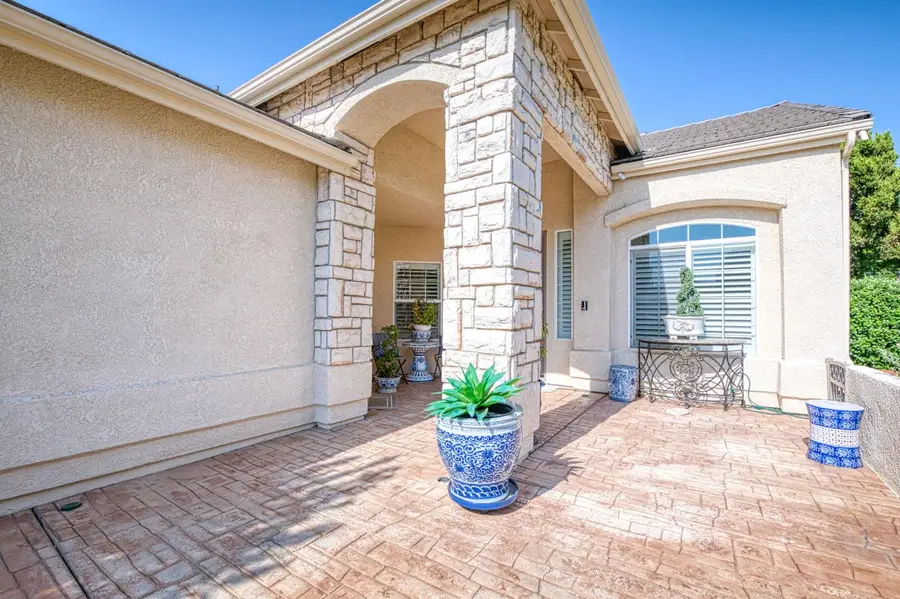1140 E Sawgrass Avenue, Fresno, CA 93730 - #3