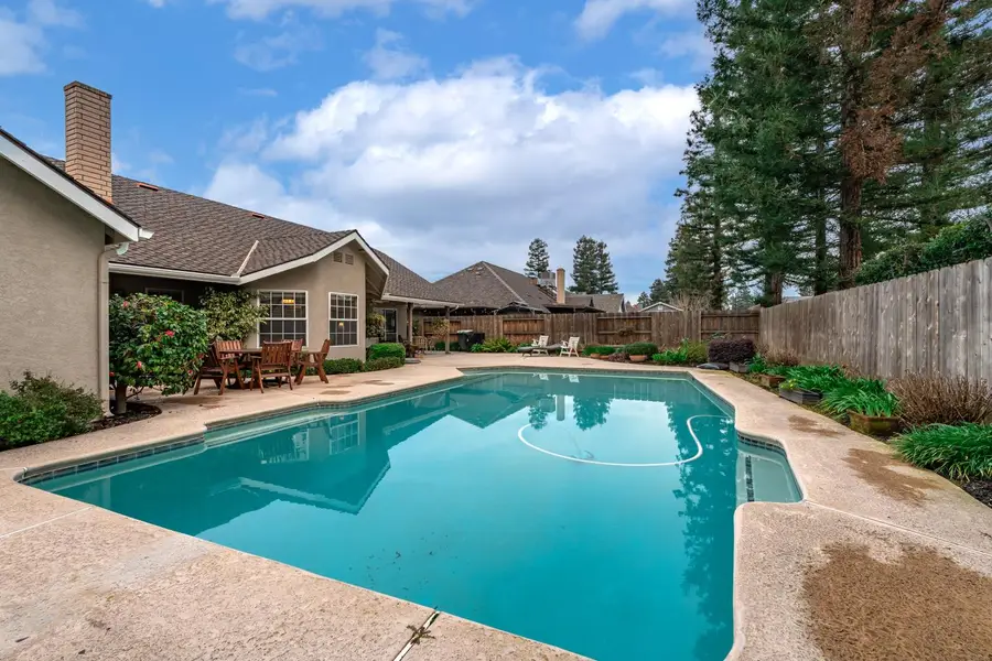139 E Chestnut, Visalia, CA 93277 - #2