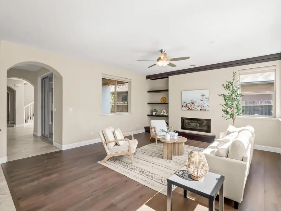 1229 E Via Roma Drive, Fresno, CA 93730 - #3