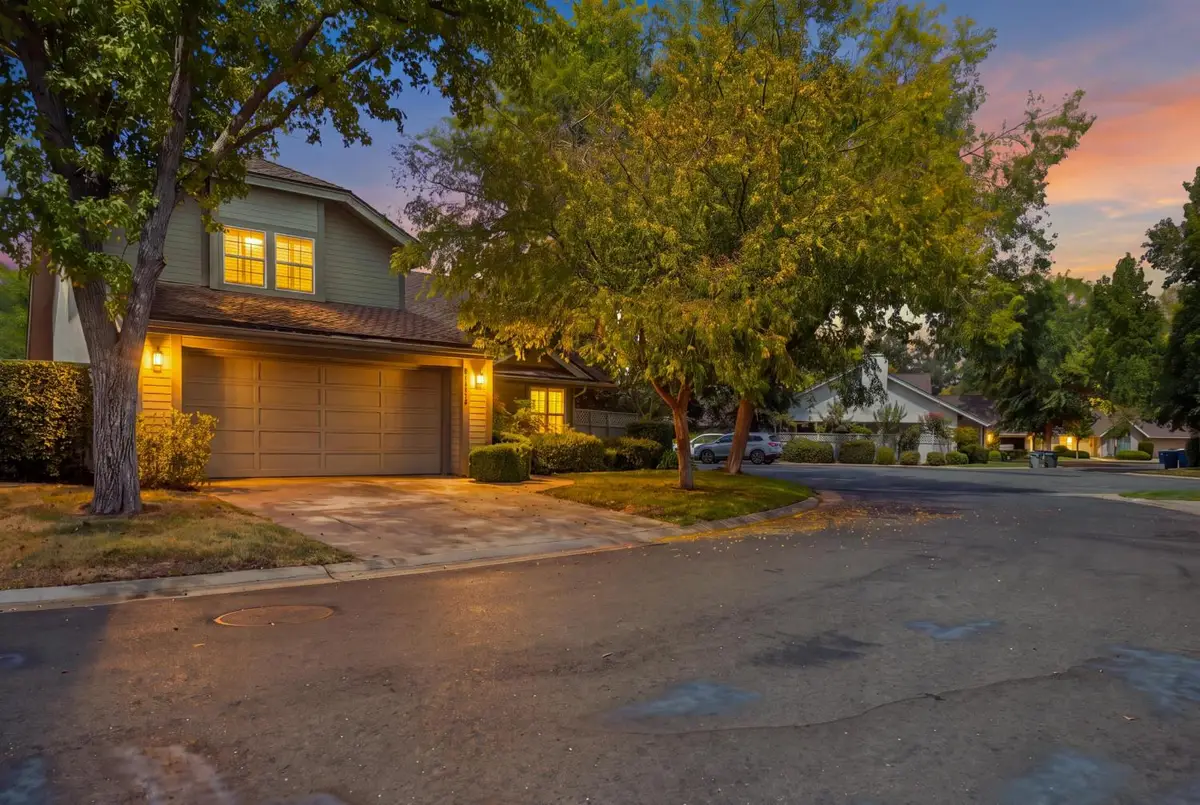9126 N Stoneridge Lane, Fresno, CA 93720 - #1