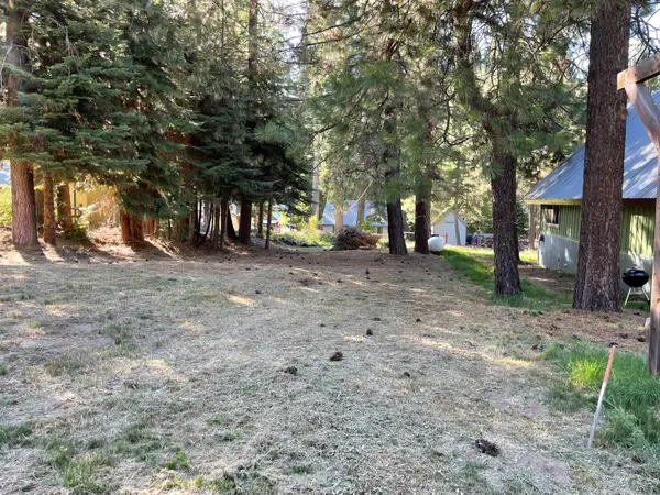 8 Hwy 41, Fish Camp, CA 93623