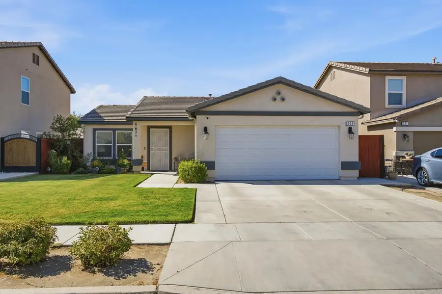 529 Elizabeth Avenue, Sanger, CA 93657 - #3