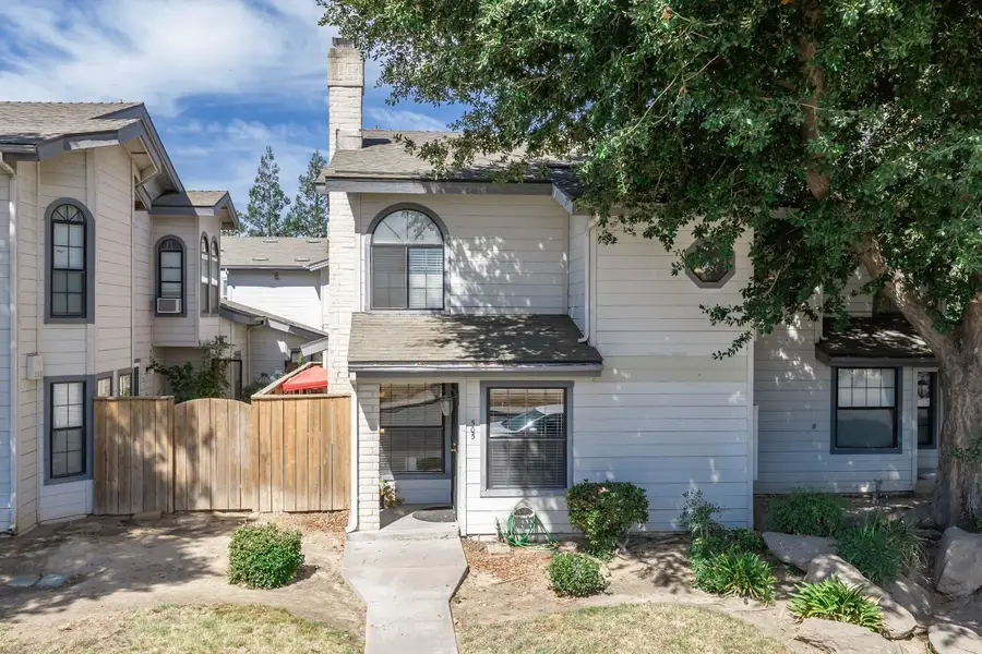 505 S Del Norte Avenue, Kerman, CA 93630 - #2