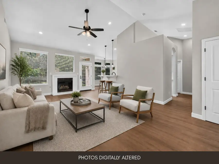 1039 E Hogan Avenue, Fresno, CA 93730 - #2