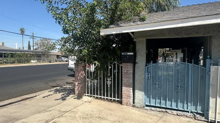 821 S Cedar Avenue S, Fresno, CA 93702 - #3