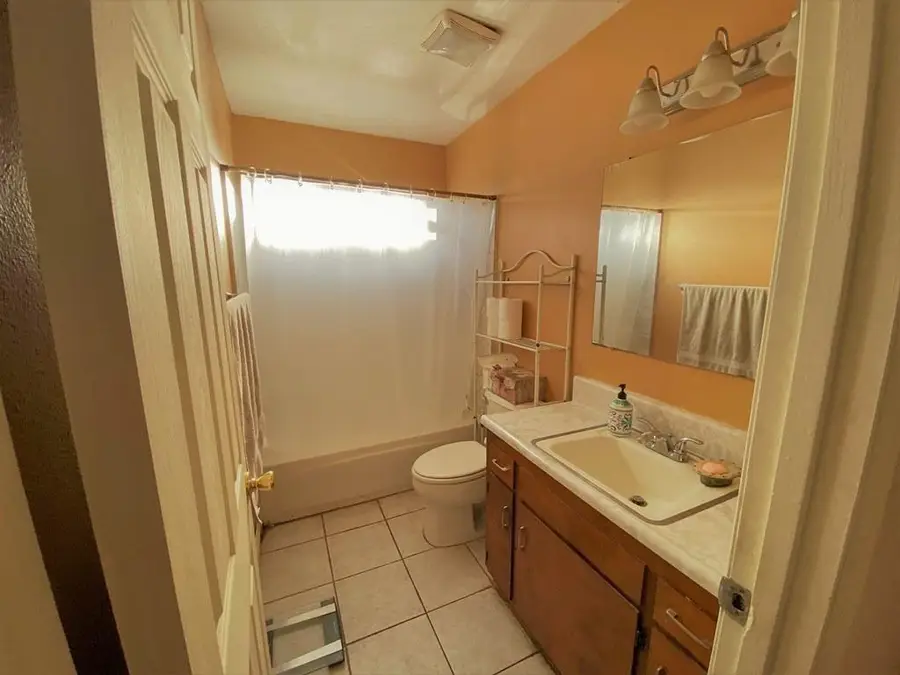 1510 W Thomas Avenue, Fresno, CA 93728 - #3