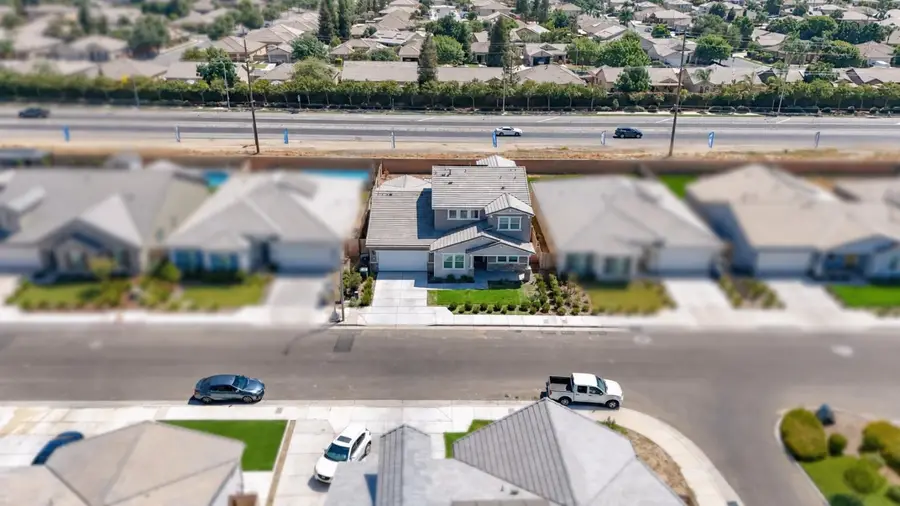 2901 NE Sand Hills, Tulare, CA 93274 - #2