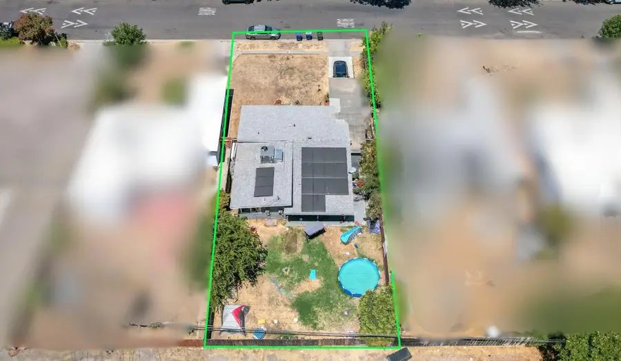 1147 W Lansing Way, Fresno, CA 93705 - #2