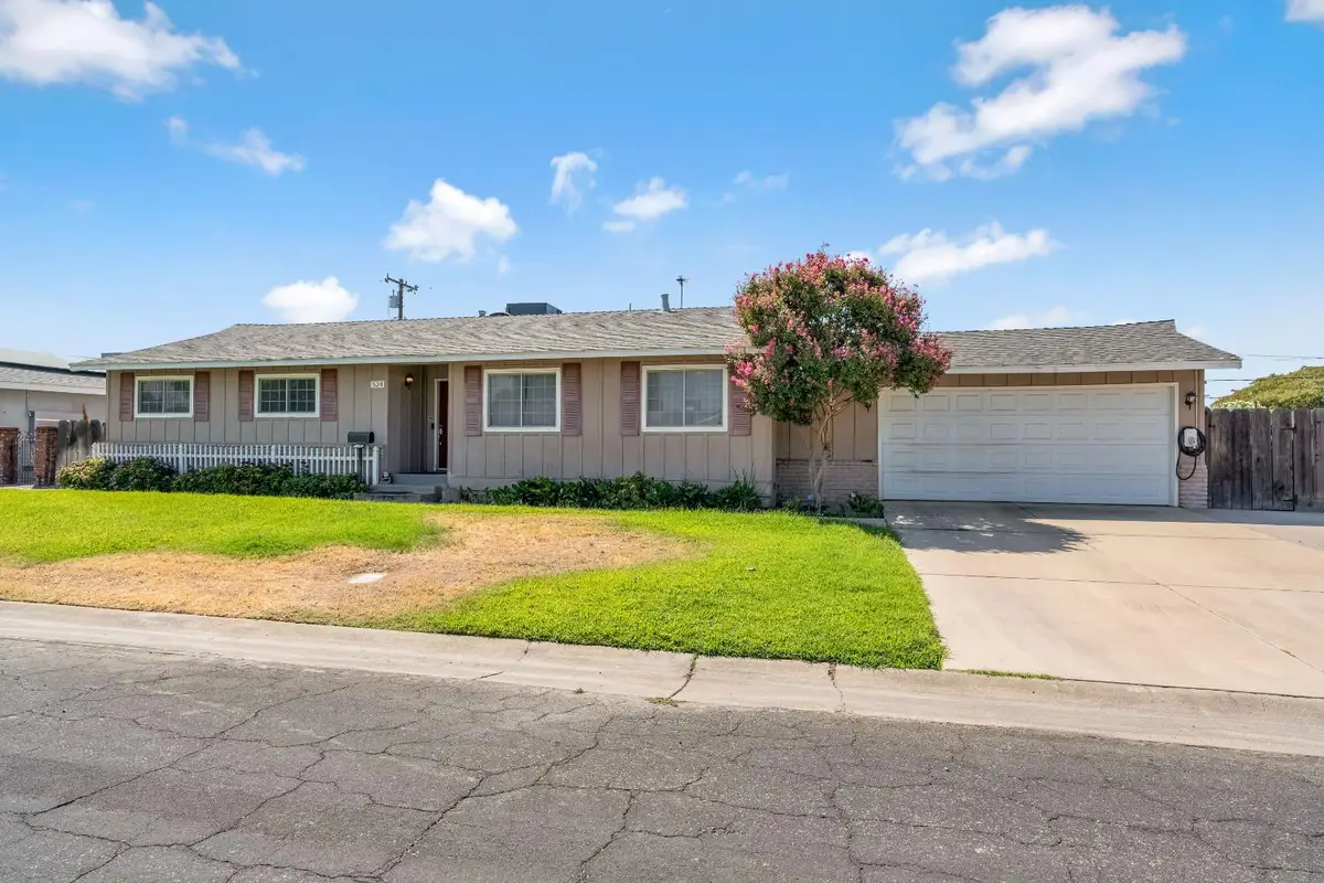 524 Rall Avenue, Clovis, CA 93612 - #1