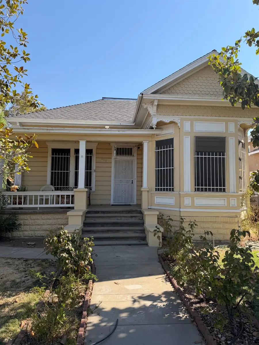 409 N D Street, Madera, CA 93638 - #2