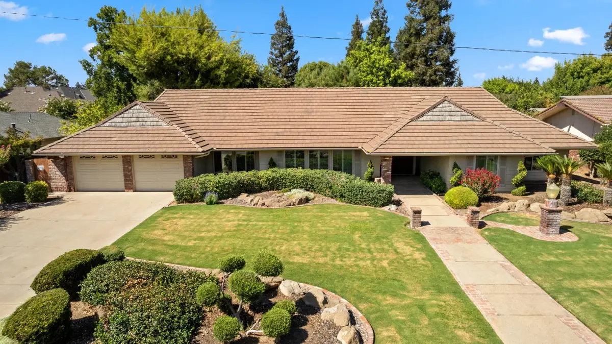 2710 W Palo Alto Avenue, Fresno, CA 93711 - #1