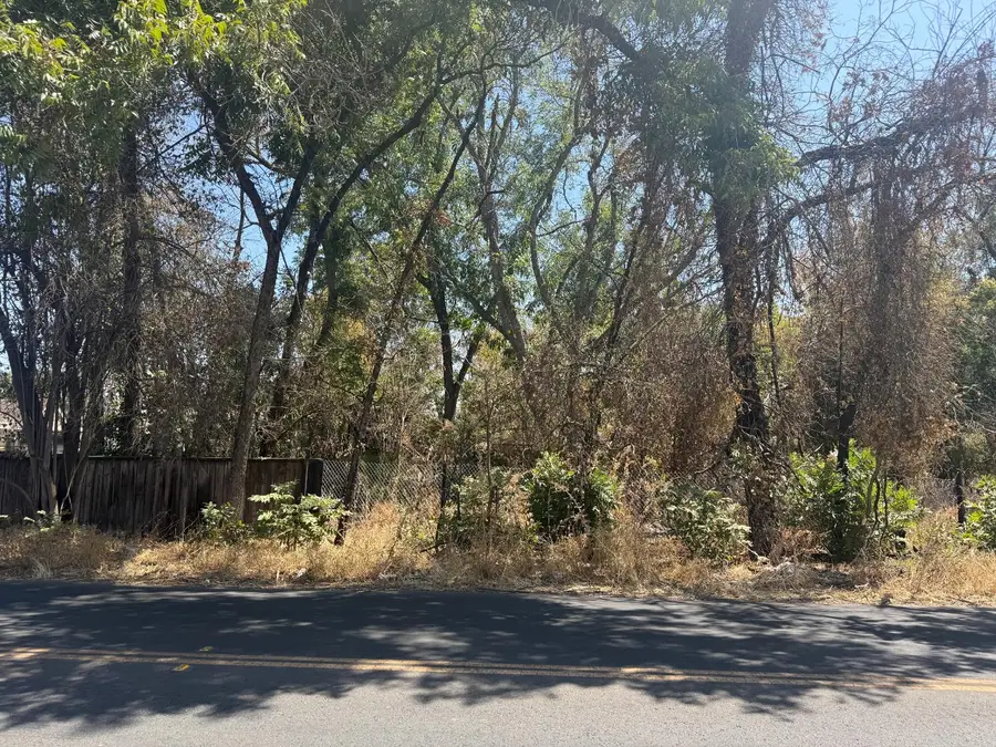 5007 E Mckenzie Avenue, Fresno, CA 93727 - #2