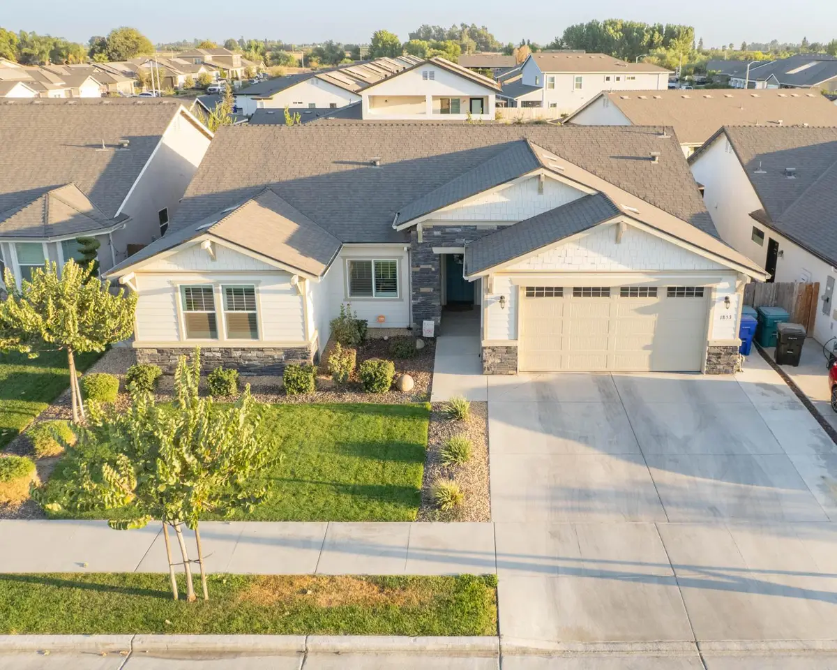 1593 W Date Avenue, Porterville, CA 93257 - #1