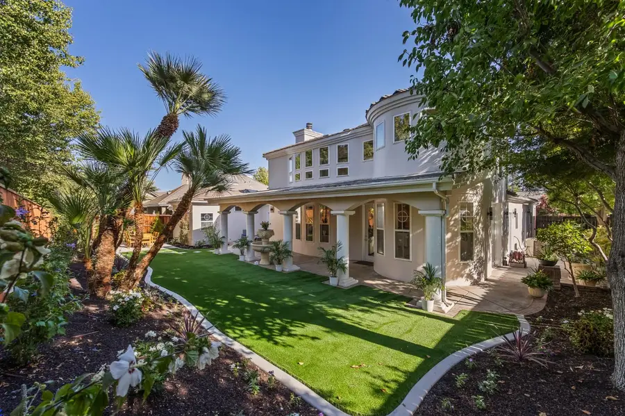 1094 E Newhall Drive, Fresno, CA 93720 - #3