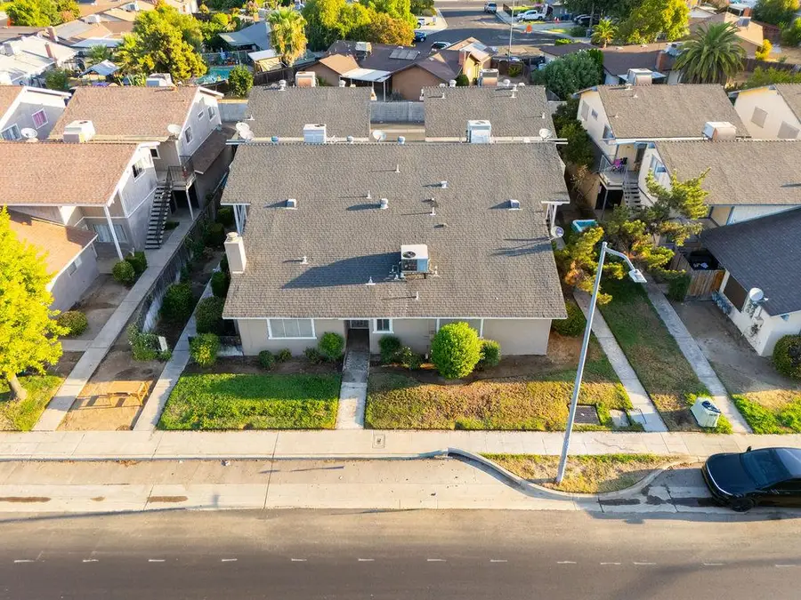 571 W Ashlan Avenue, Clovis, CA 93612 - #2