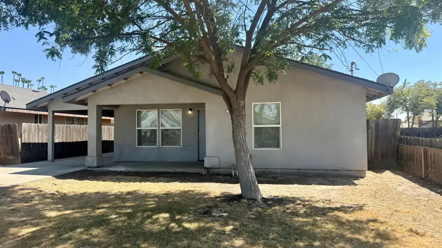 119 W 2nd Street, Hanford, CA 93230 - #2