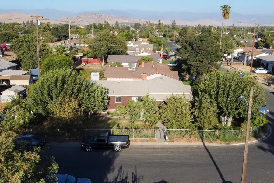 460 N Walch Street, Porterville, CA 93257 - #3