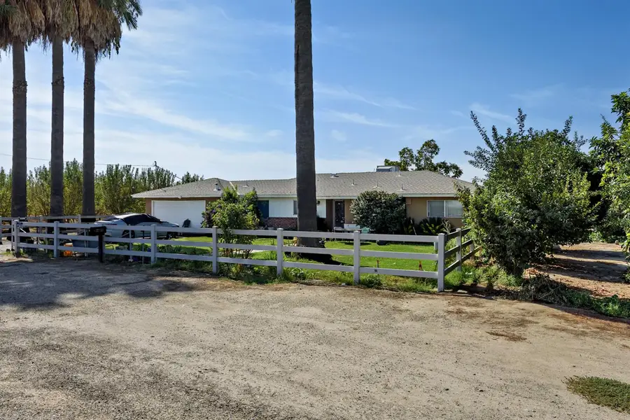 1499 E Manning Avenue, Fresno, CA 93725 - #3