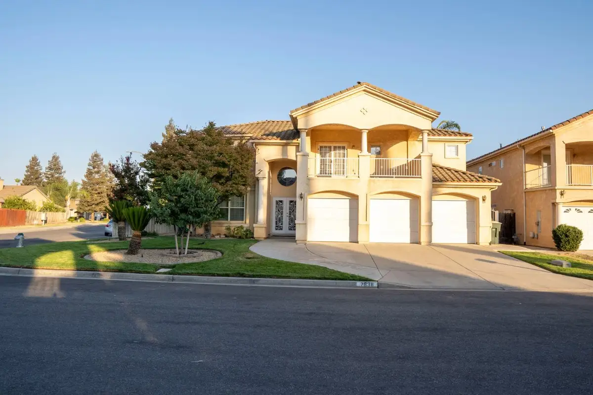7638 N Bain Avenue, Fresno, CA 93722 - #1