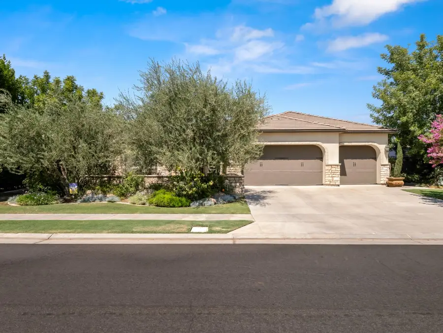 7138 W Browning Avenue, Fresno, CA 93723 - #2