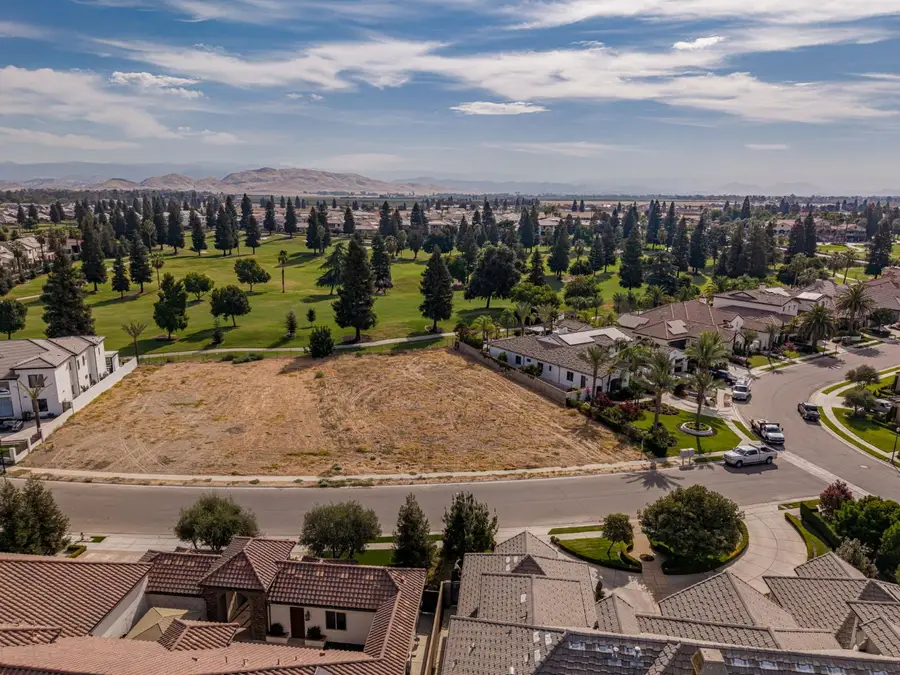 11572 N Devonshire Avenue, Fresno, CA 93730 - #2