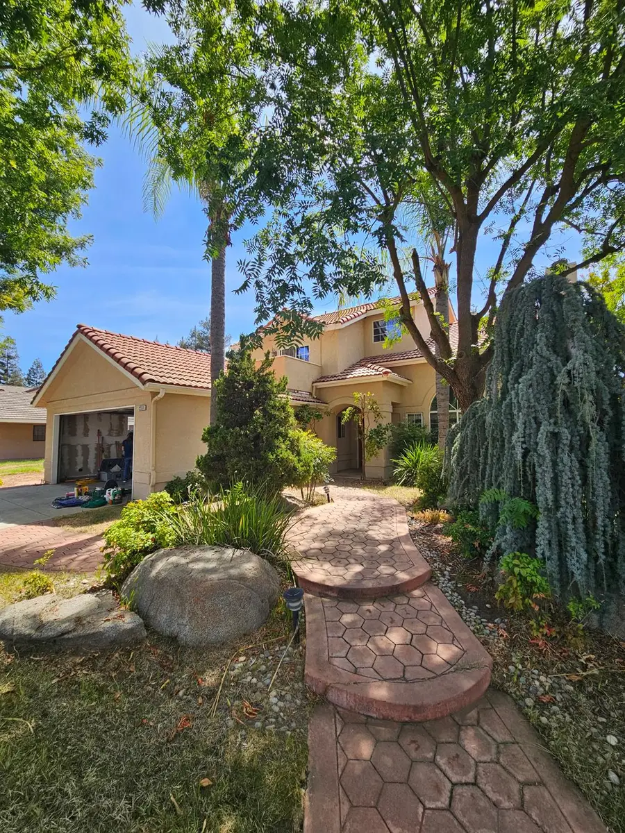 2237 Jon Dr, Fresno, CA 93720 - #2