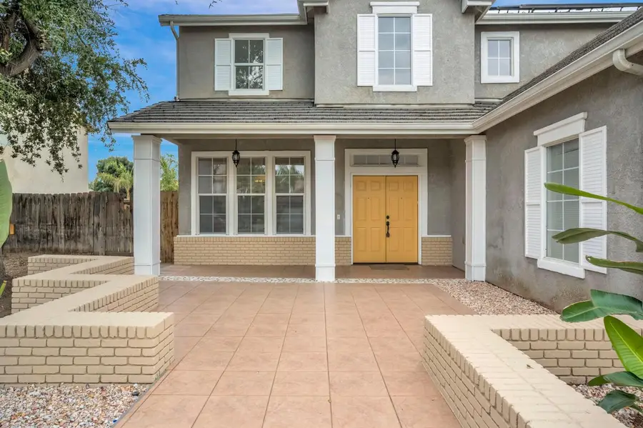 791 W Pebble Dr, Hanford, CA 93230 - #2