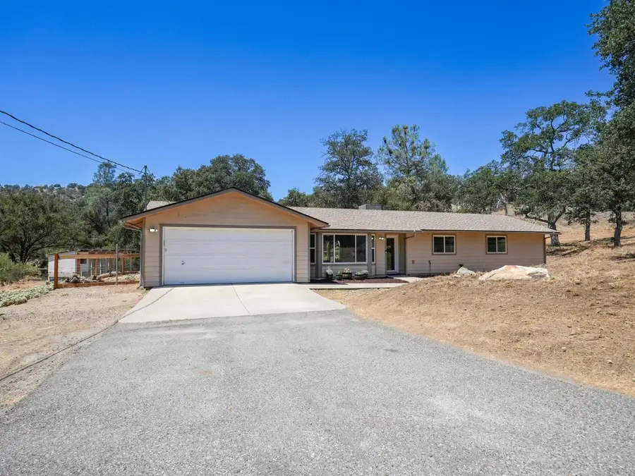 30212 N Dome Dr, Coarsegold, CA 93614 - #2