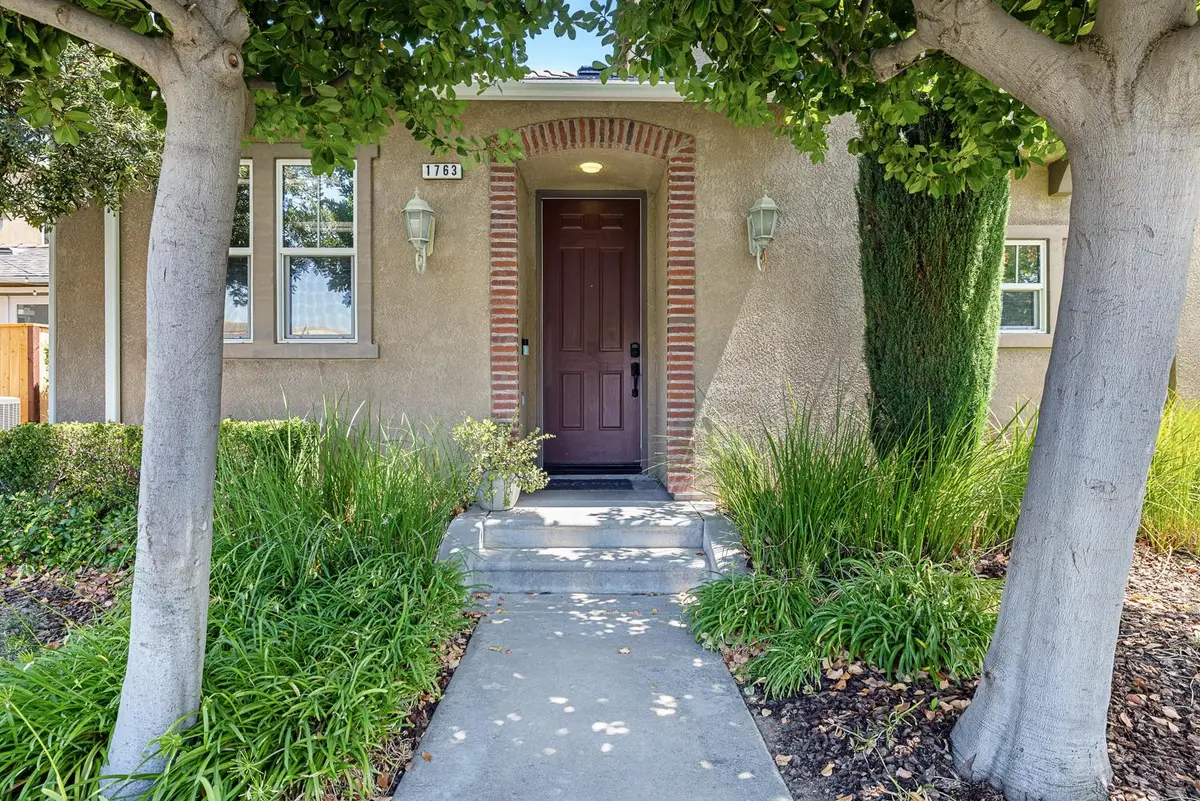 1763 N Leonard Avenue, Clovis, CA 93619 - #1