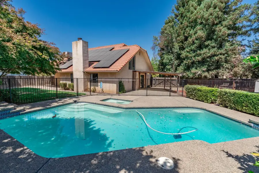 1689 E Pryor Drive, Fresno, CA 93720 - #2