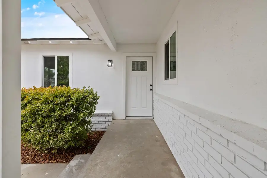 1625 S Sierra Vista Avenue, Fresno, CA 93702 - #2