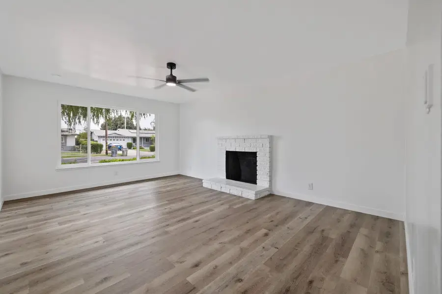 1625 S Sierra Vista Avenue, Fresno, CA 93702 - #3