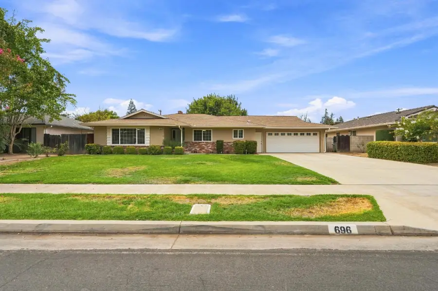 696 W Celeste Avenue, Fresno, CA 93704 - #2