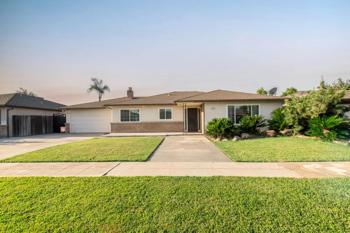 881 E Minarets Avenue, Fresno, CA 93720 - #1