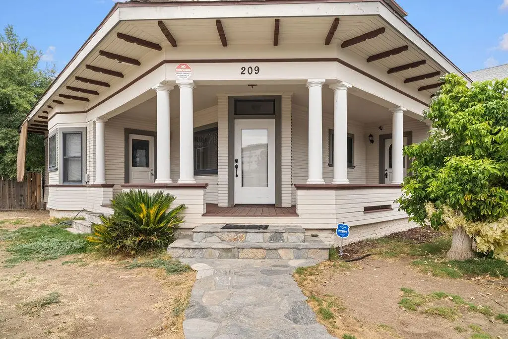 209 N Diana Street, Fresno, CA 93701 - #1