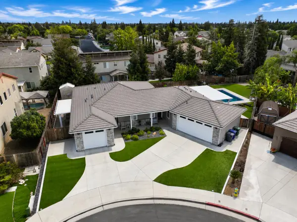 2826 Robinwood Avenue, Clovis, CA 93611