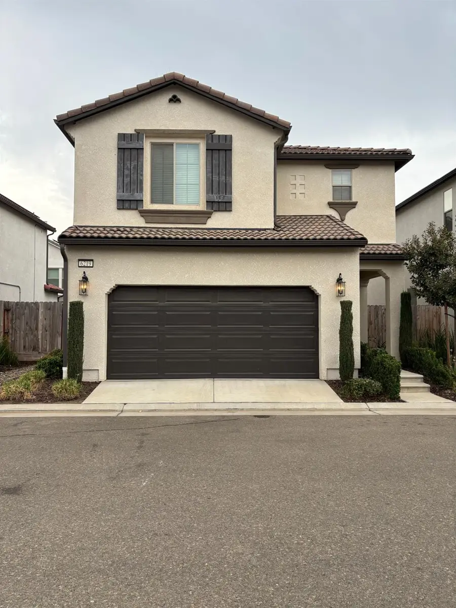 6219 E Sasha Drive, Fresno, CA 93727 - #2