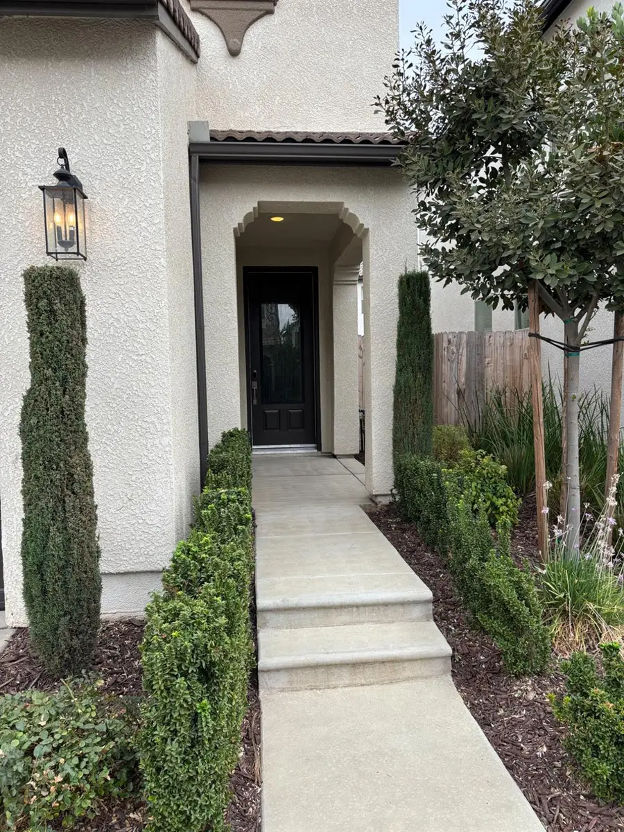 6219 E Sasha Drive, Fresno, CA 93727 - #3